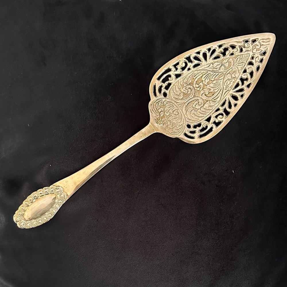 Intricate Gold Cake Server